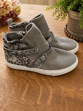 Blowfish Malibu Gray Leopard Buckle Sneaker Boots 8.5